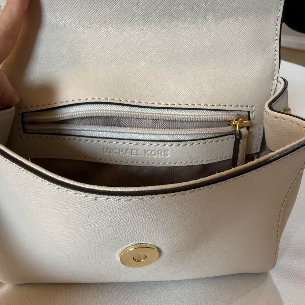Michael Kors Cream Mini Bag - Picture 4 of 6